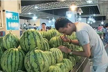 马甸市场吃瓜事件视频