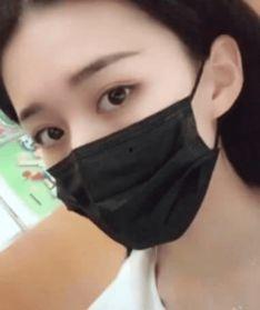 抖音口罩女吃瓜视频,抖音热议事件背后的真相揭秘